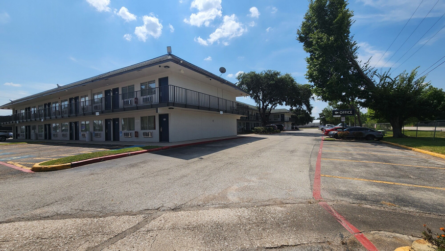 Exterior & Views 2, Motel 6 Conroe, TX, Montgomery