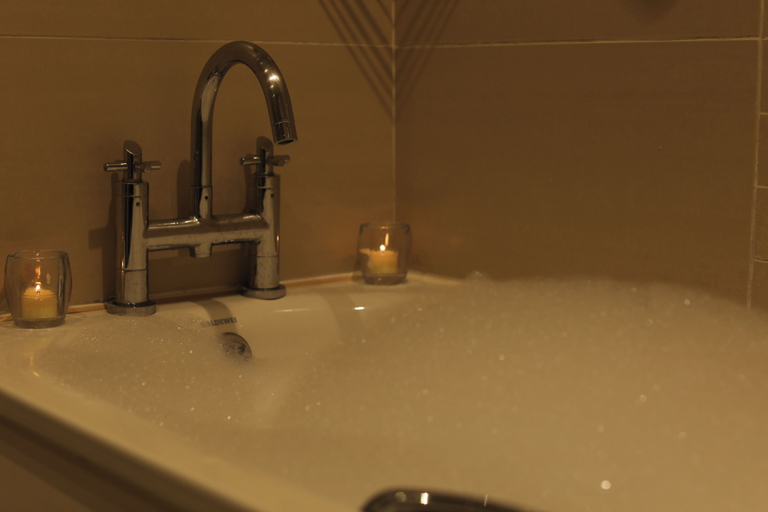 Bathroom 4, Killarney Oaks Hotel