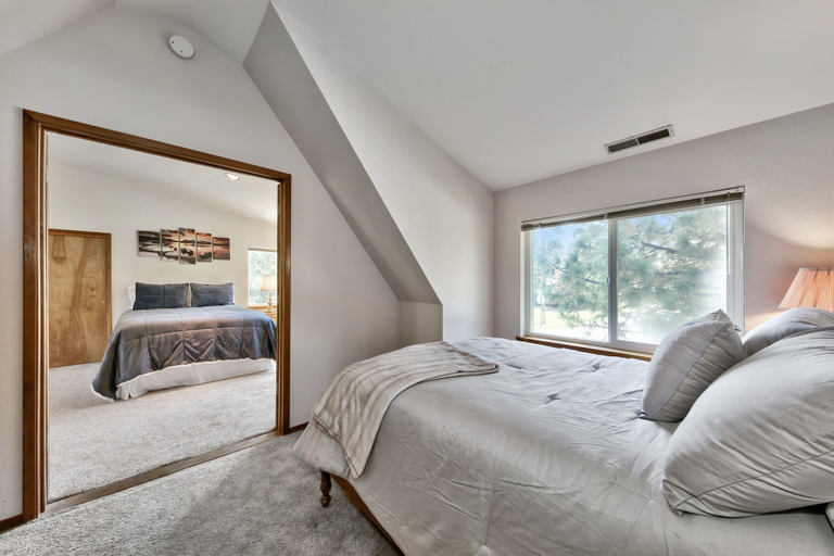 Room 3, 853p Lakeside Beach 4 Bedroom Home, El Dorado