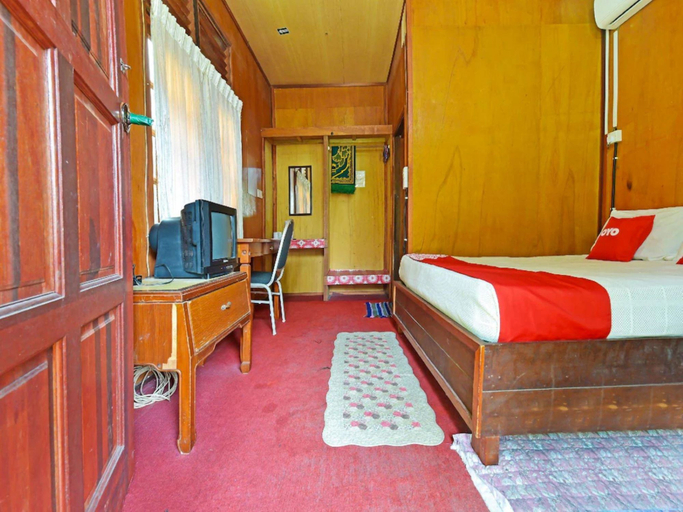 Bedroom 2, Pelangi Beach Resort , Kuantan