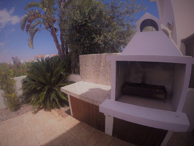 Room 4, Kristina Villa - Private Pool Wifi and BBQ