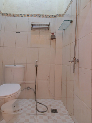 Bathroom, Hotel O Dinda Homestay Syariah, Dumai