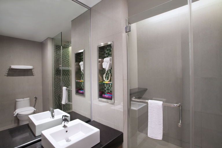 Bathroom, ibis Styles Jakarta Sunter, Jakarta Utara