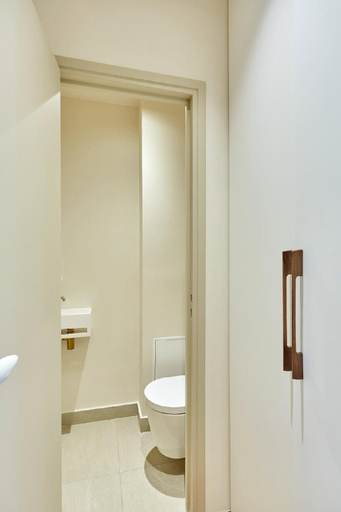 Bathroom 2, luxurious apartment AC Saint Germain des Prés, Paris
