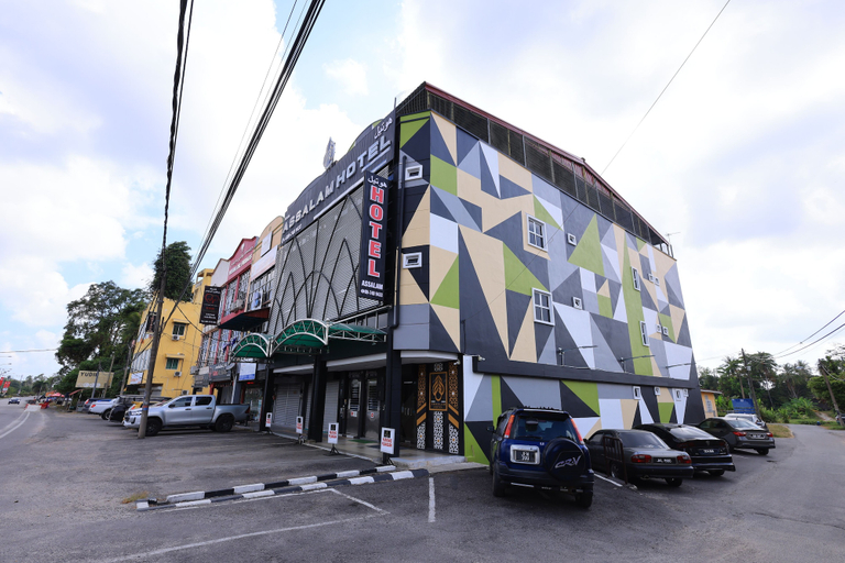 Exterior & Views