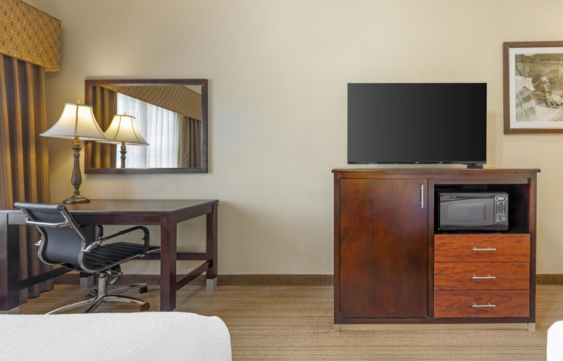 Bedroom 3, Best Western Plus Monica Royale Inn & Suites, Hunt