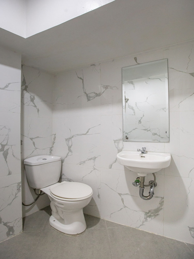 Bathroom 4, Circuit Hostel Makati, Makati City