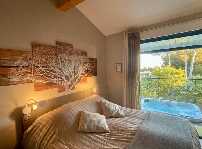 Room 2, L'ESCALE COTE BLEUE VILLA & Spa 4étoiles, Bouches-du-Rhône