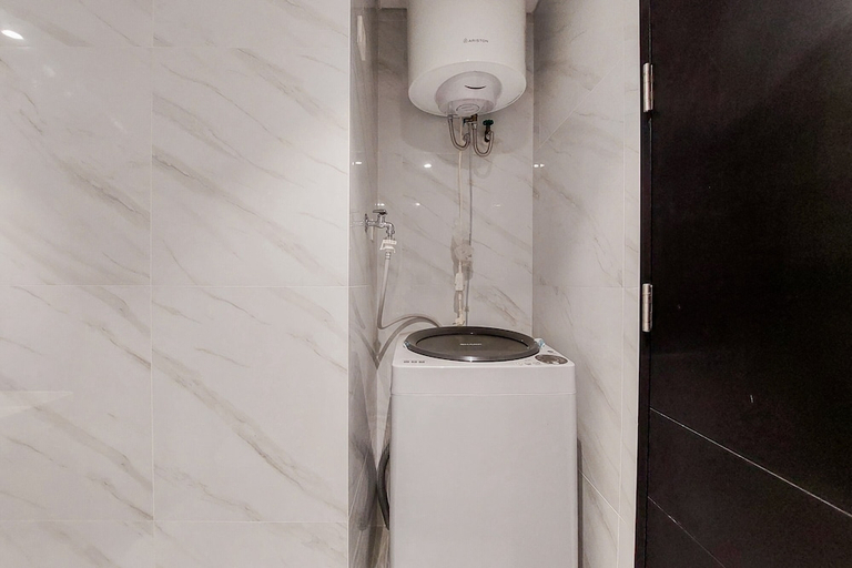 Bathroom 3, Cozy And Spacious 1Br Apartment At Branz Bsd, South Tangerang