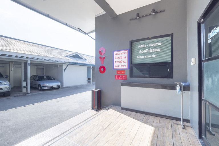 Exterior & Views 2, OYO 75382 Chonburi Hotel, Muang Chon Buri
