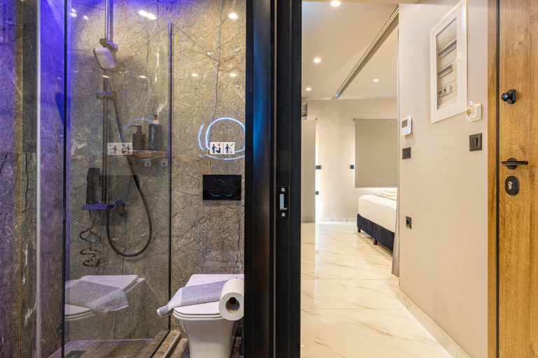 Bathroom 3, Melina's - Urban Luxury 2BR 2Bath 2Balcony Apt - Heart of Chania, Private Parking Available 800m, Crete
