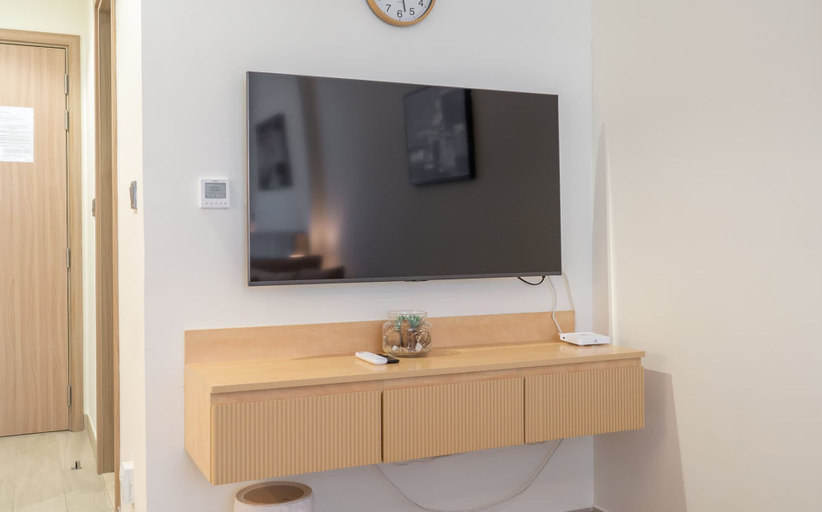 Room 3, Stylish Studio Retreat in Riviera 33 Near Downtown, Dubai