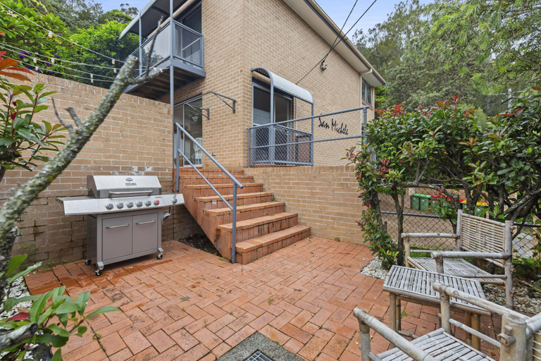 Exterior view 3, Bright Coastal Townhouse With BBQ & Courtyard, Gosford - East