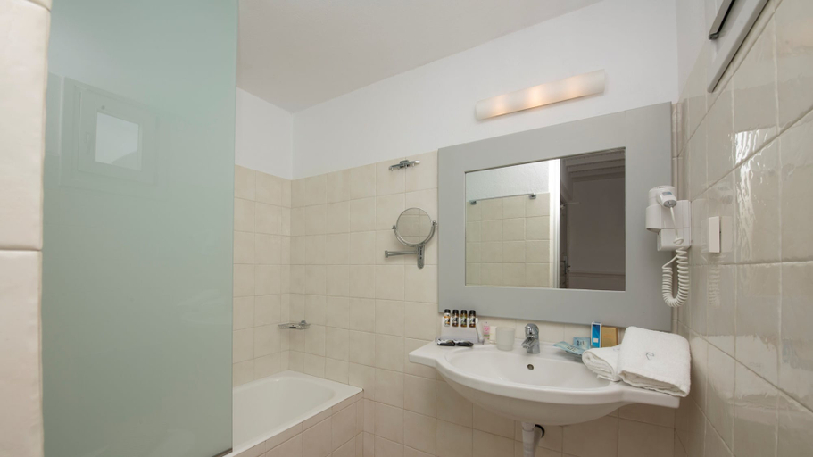 Bathroom 3, Elena Hotel, South Aegean
