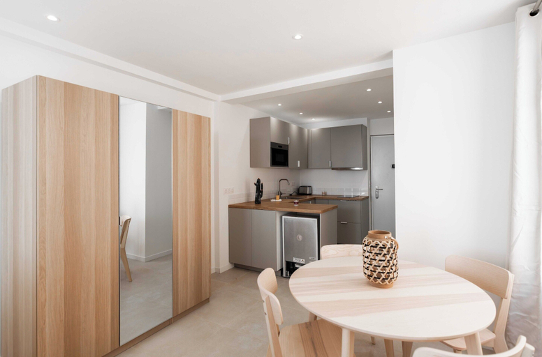 Dining 3, Charming Studio - 2p/ac - Sea View - Antibes, Alpes-Maritimes
