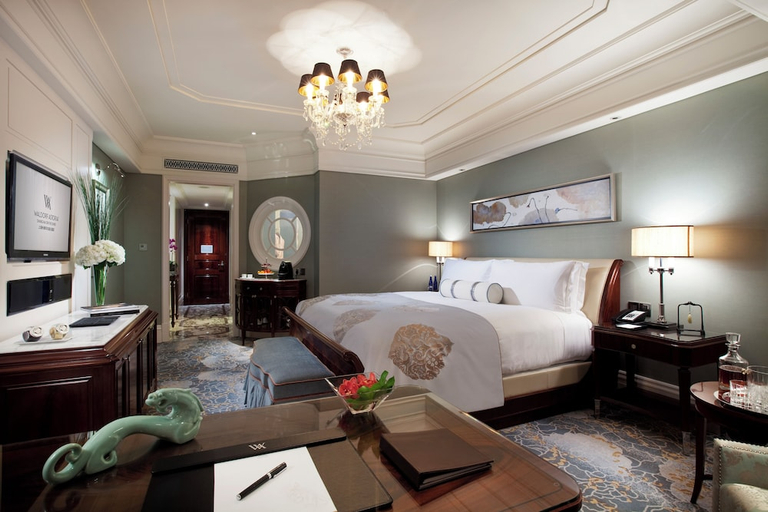 Bedroom 3, Waldorf Astoria Shanghai on the Bund, Shanghai