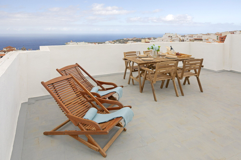 Room 4, Rooftop View Escape 1 Min to Center Fast Wifi, Santa Cruz de Tenerife