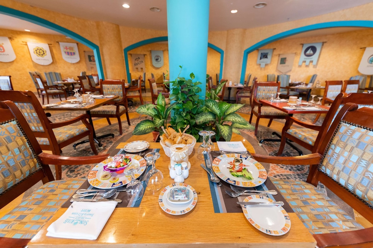 Food & Drinks 5, Sunrise Holidays Resort- Adults Only (Plus 16), Al-Ghurdaqah