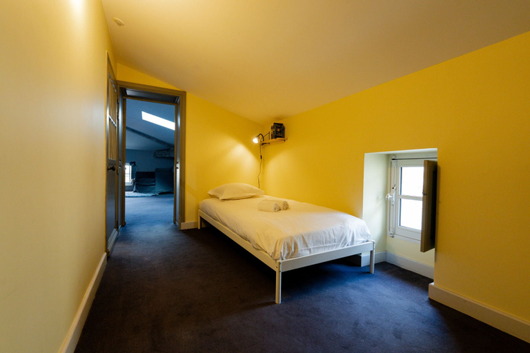 Bedroom 4, Maison Fredon, Gironde