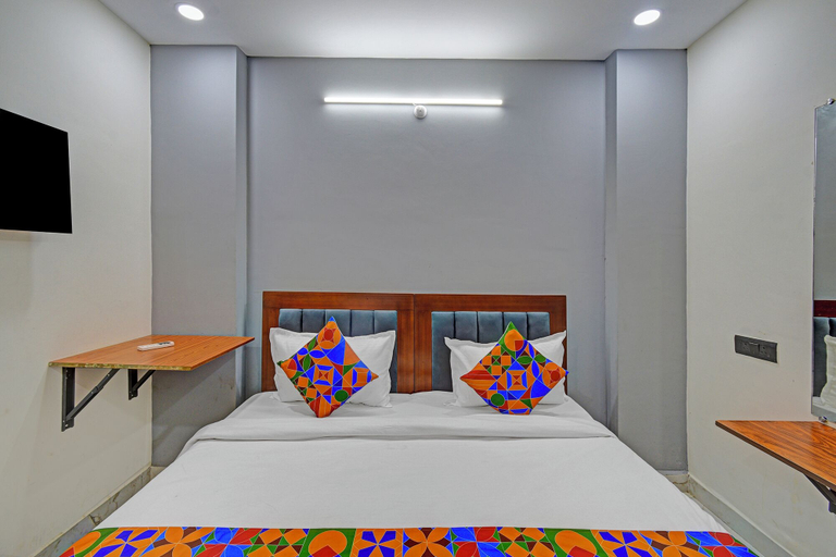 Room 2, Fabhotel Sp Grand Suites, Hyderabad