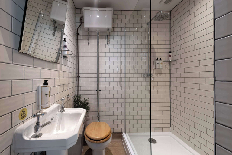 Bathroom 4, Westgate Winchester, Hampshire
