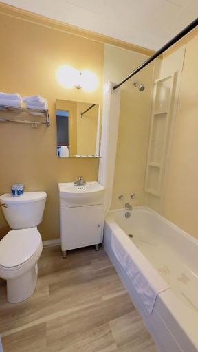 Bathroom 5, Rolphton Motel and Restaurant, Renfrew