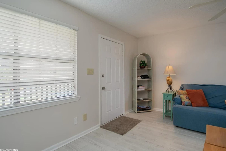 Room 4, Two Suns at The Beach - White Sand and Shopping, Escambia