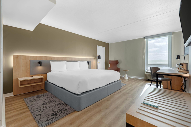 Bedroom 4, Radisson Hotel Philadelphia Northeast, Bucks