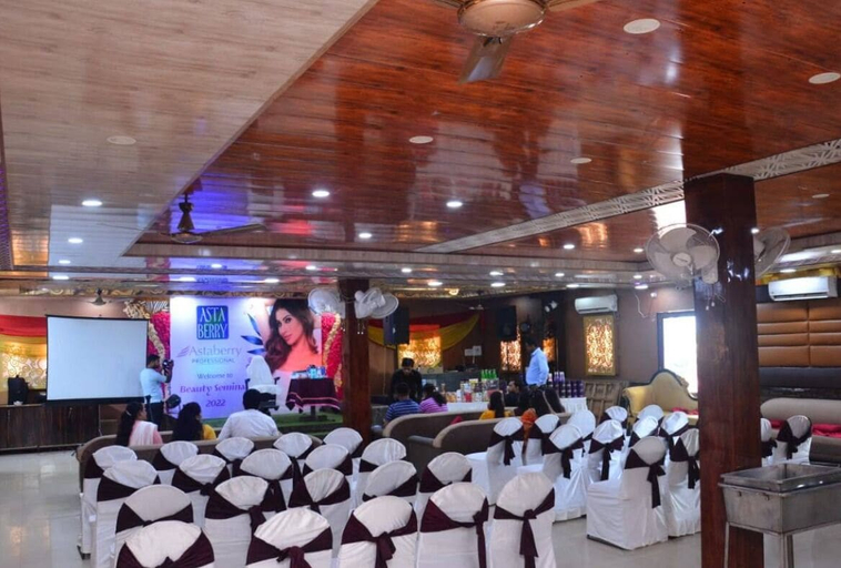 Food & Drinks 5, Hotel Rajhans Regency, Meerut