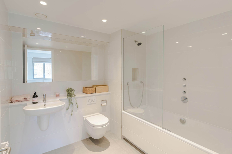Room 5, The Portland - Marylebone - by Frankie, London