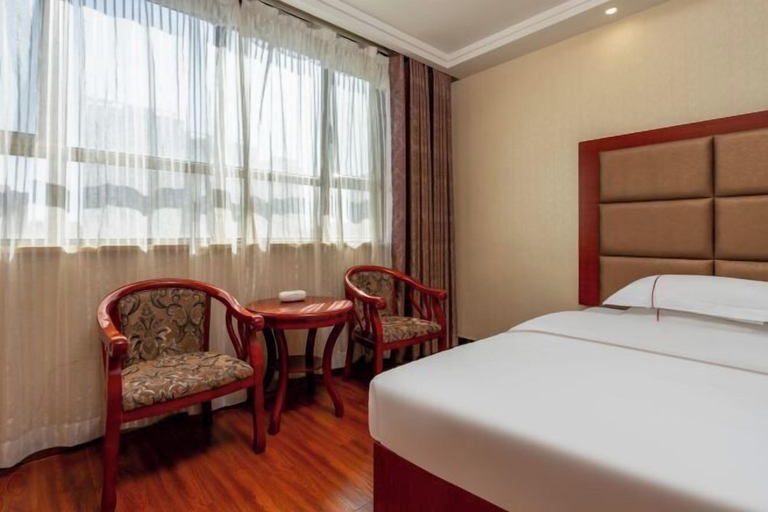 Bedroom 3, Korla Apricot Business Hotel, Bayin'gholin Mongol
