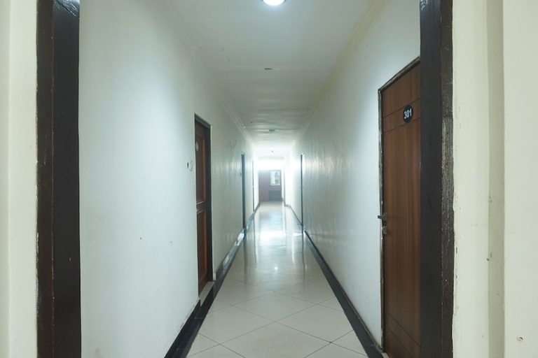 Public Area 2, Hotel O Gr Kost Kaladan, Tapin