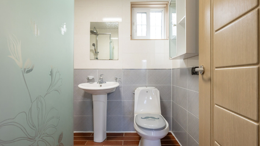 Bathroom 4, Hongcheon Byeolkaem Kidspulbilla, Chuncheon