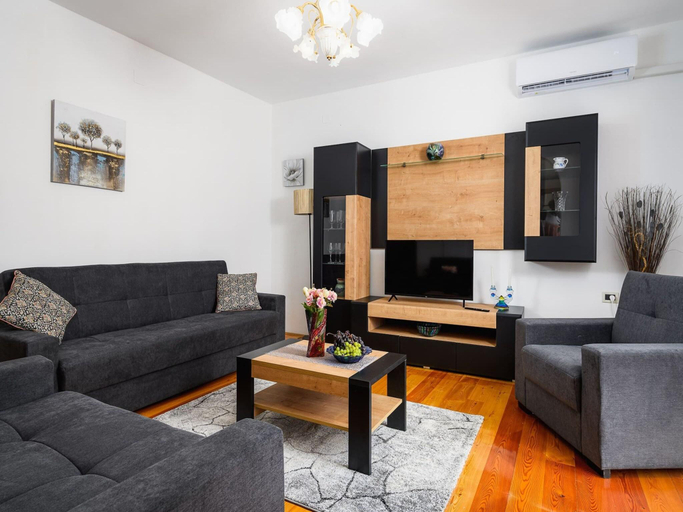 2, Spacious Apartment in Markoci, Sveta Nedelja