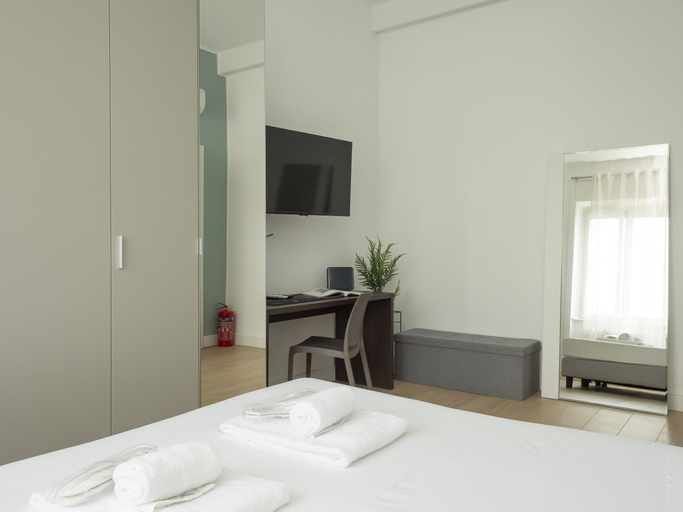 Room 3, Spinoza - Modern 1 br With Balcony Steps From Piola, Milano
