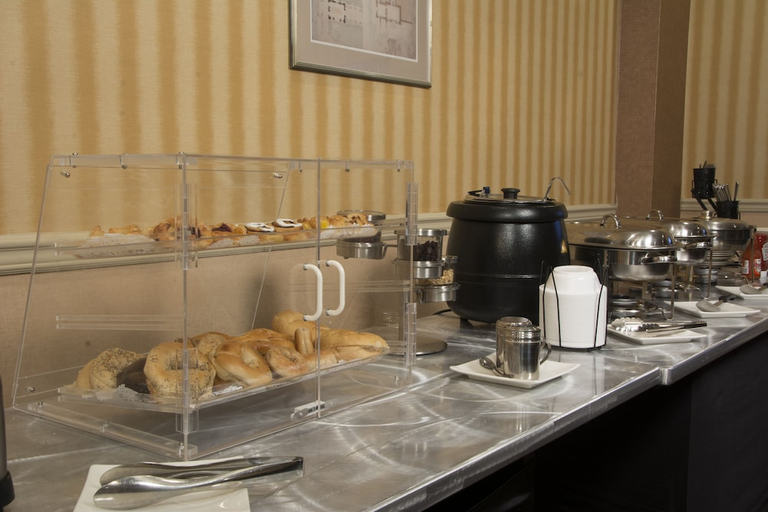Food & Drinks 5, Adria Hotel And Conference Center, New York