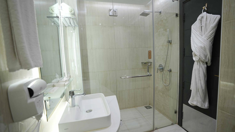 Bathroom 5, Best Western Plus Grand Hotel Multan, Multan