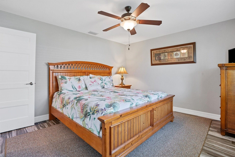 Room 3, Deep Creek 3 Bedroom Private Pool and Spa Home 3 Home, Charlotte