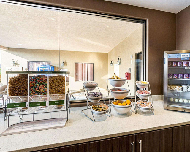 Food & Drinks 5, Comfort Suites at Plaza Mall, Hidalgo