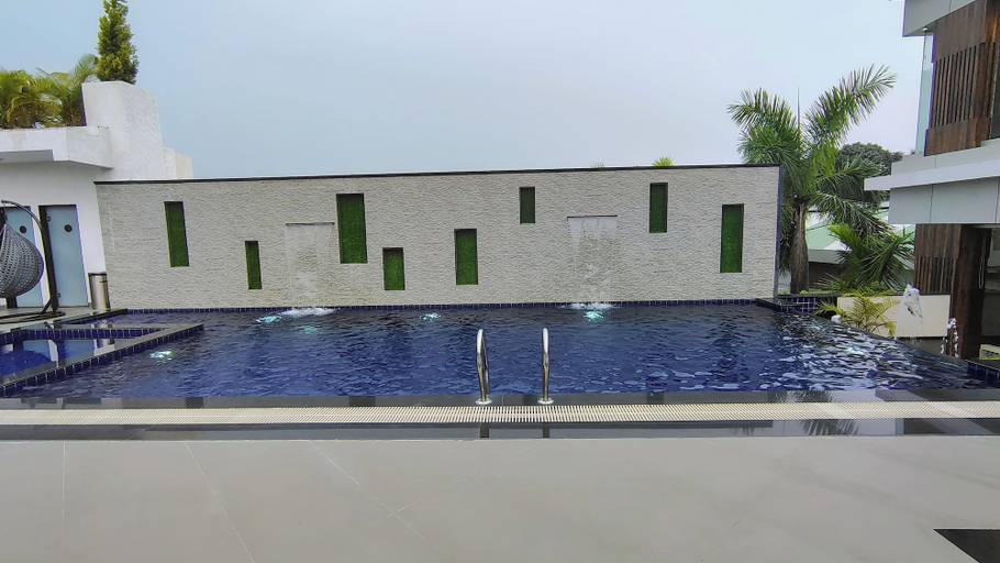 Pool, Grand Basant Ambikapur, Surguja