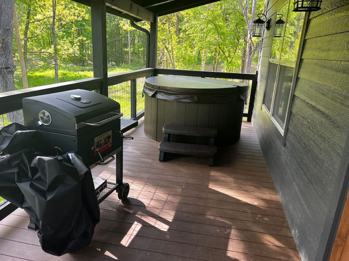 Room 2, Mountain Cabin Getaway Jacuzzi Stunning Views, Sevier