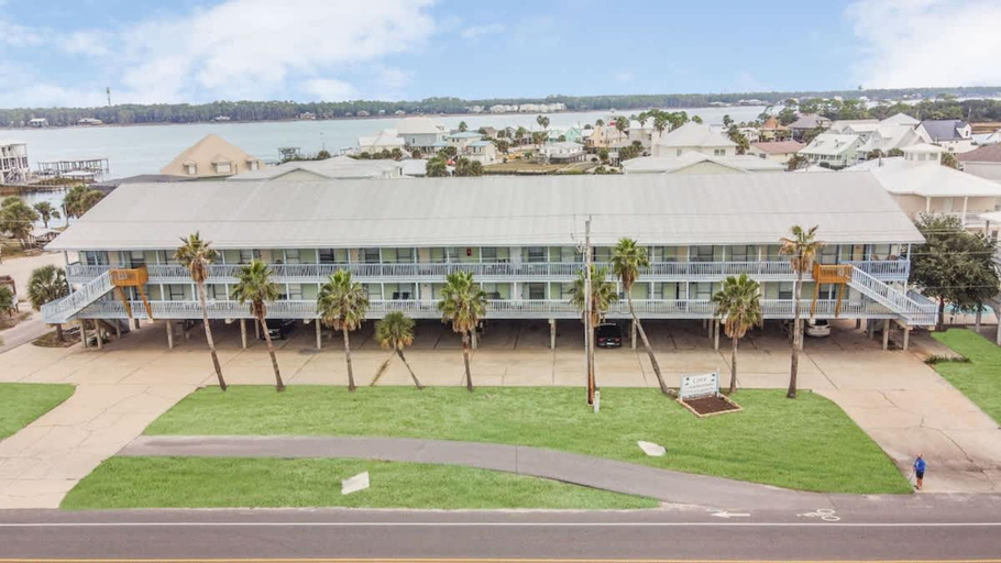Room 4, Breezy Getaway - The Affordable Beach Getaway, Baldwin