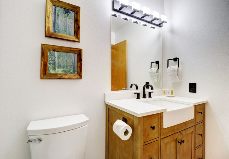 Bathroom 3, 315 Woodbridge 2 Bedroom Condo by RedAwning, Summit
