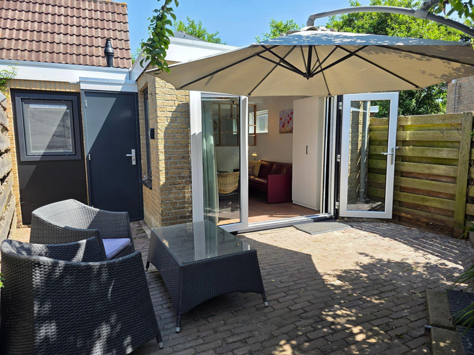 Balcony 3, Charming and Cozy Furnished 2-person Studio Apartment, Texel