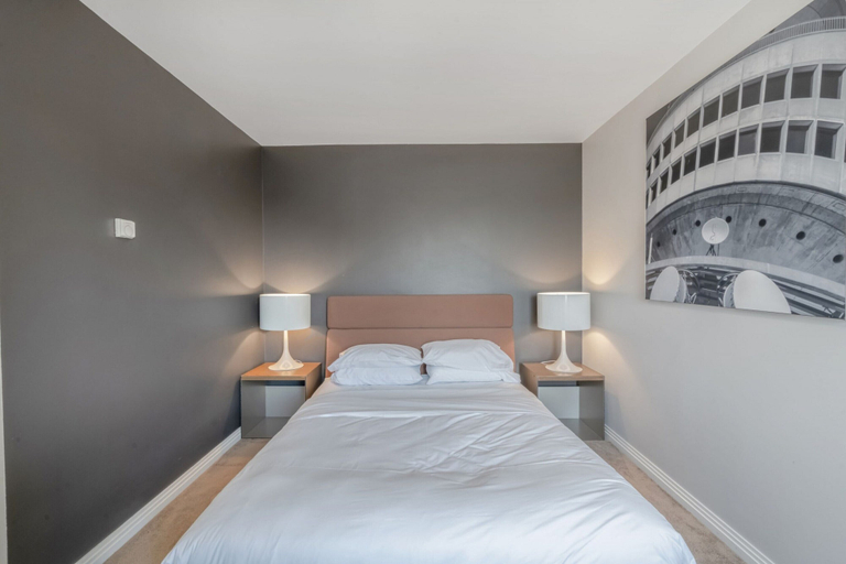 Room 3, Sleek 2-bed Apartment in Vibrant Kingston, Canberra