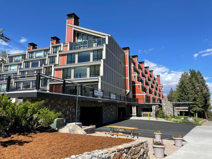 Exterior 5, Slopeside 1849 Condos - Comfortable 3 BR Condos with Full Kitchens, Mono