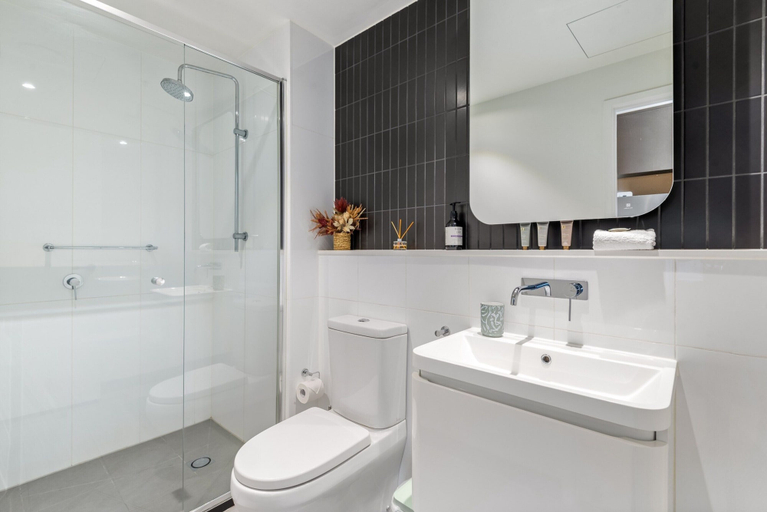Bathroom 3, Collingwood Cool 2-bed, Balcony, Gym, Rooftop, Melbourne