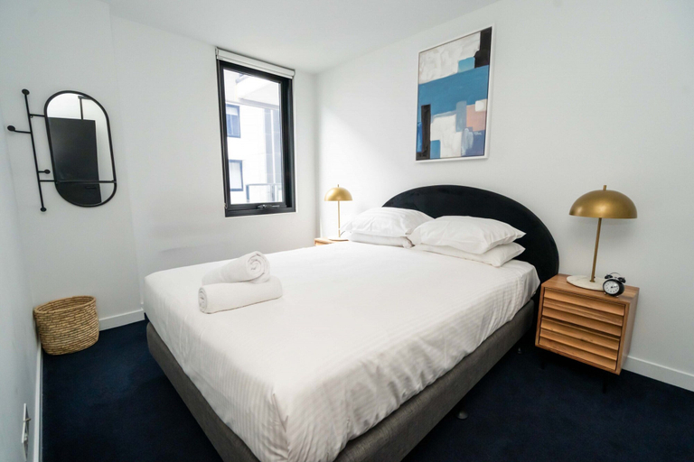 Room, Idyllic 1-bed Near Popular Shopping Streets, Melbourne