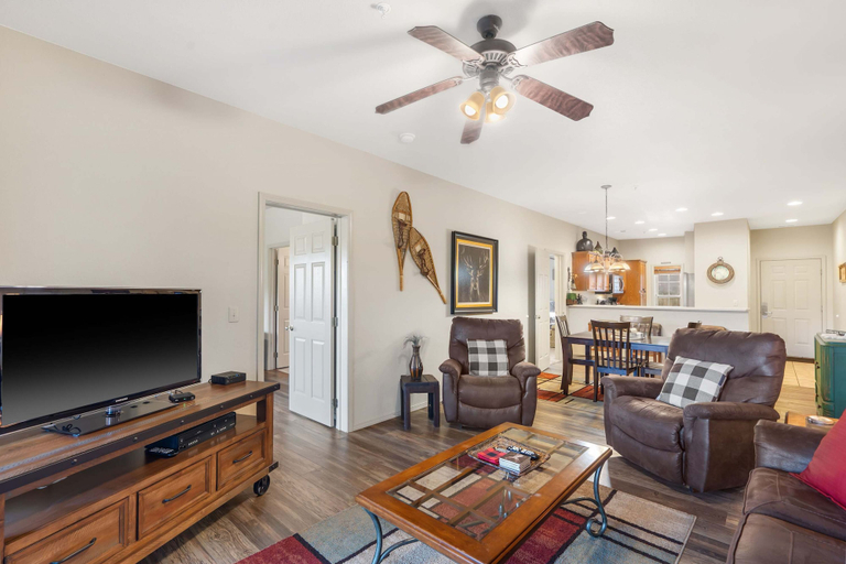 Living area 5, Fairway To Heaven For 8ppl, Stone
