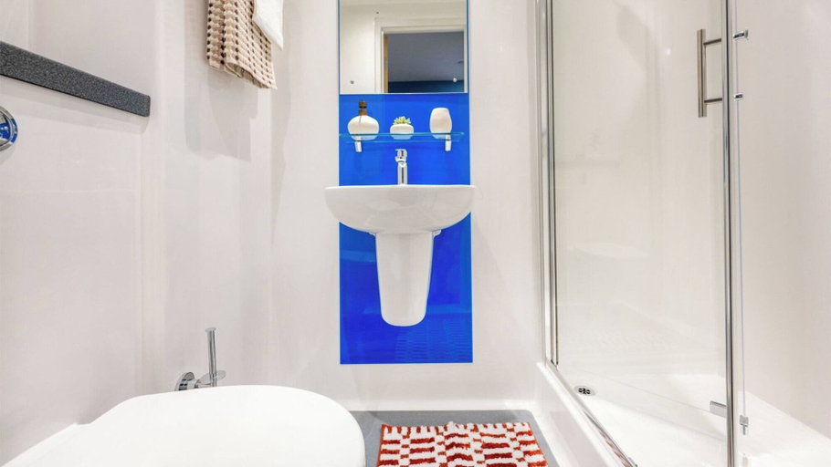 Bathroom 3, Student Only Hollis Wharf, Bath and North East Somerset